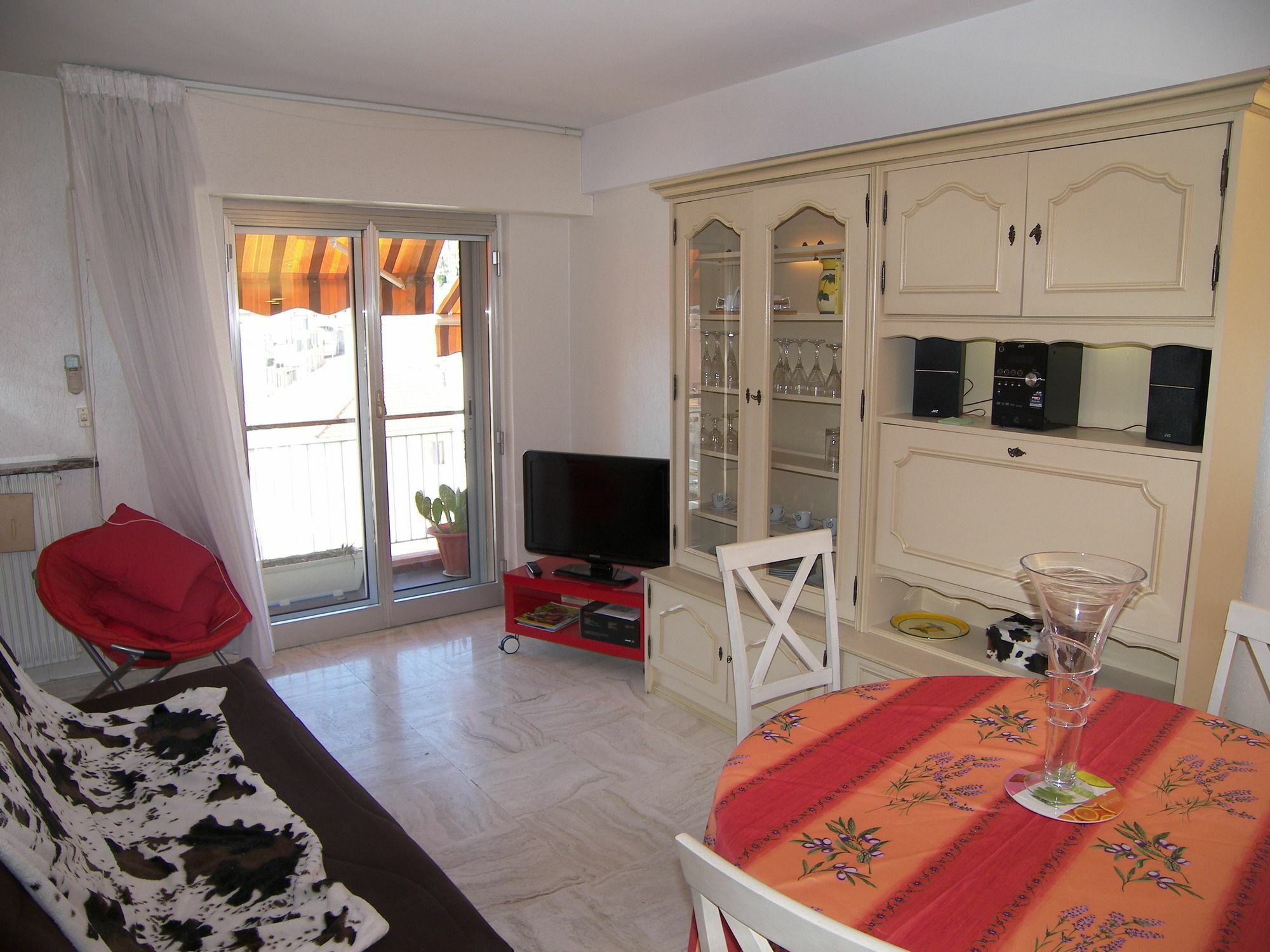 And Well Equipped One-bedroom Flat Marie Antoinette * Cannes